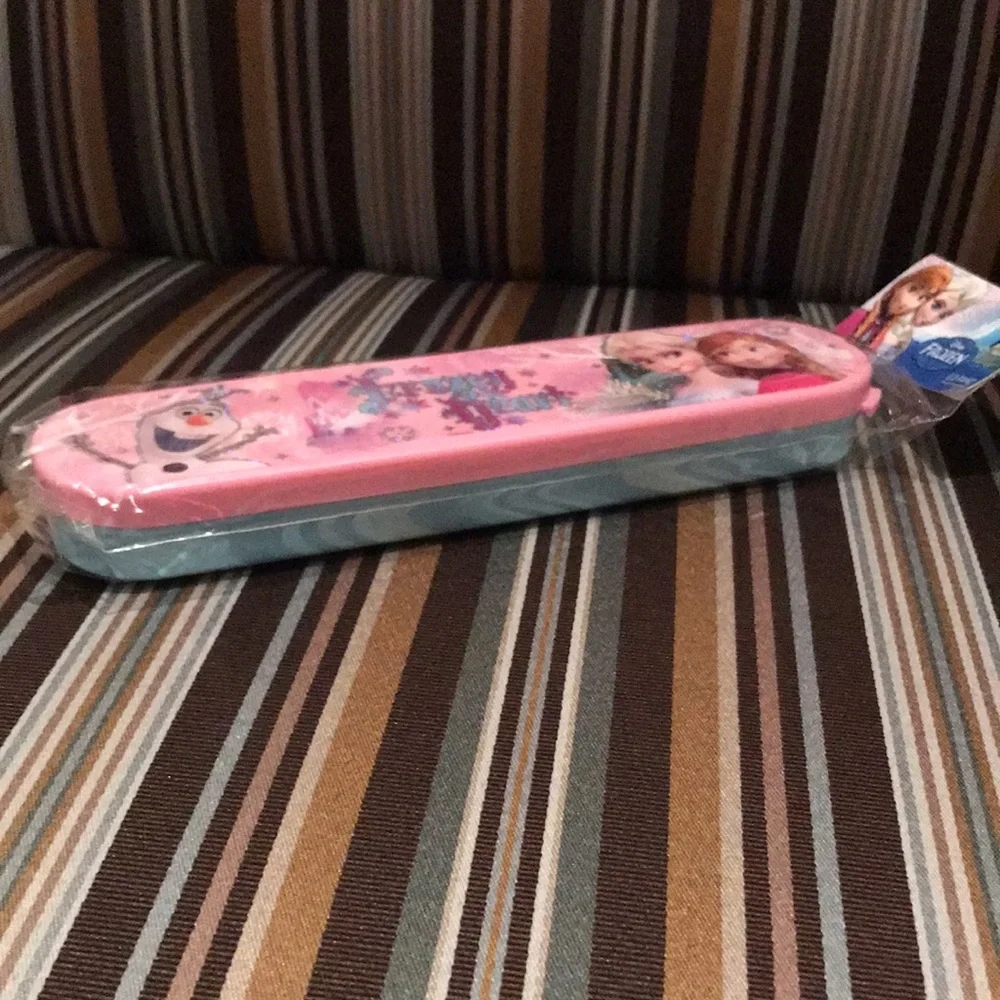 NWT Disney Frozen utensil case plastic box - Picture 2 of 13